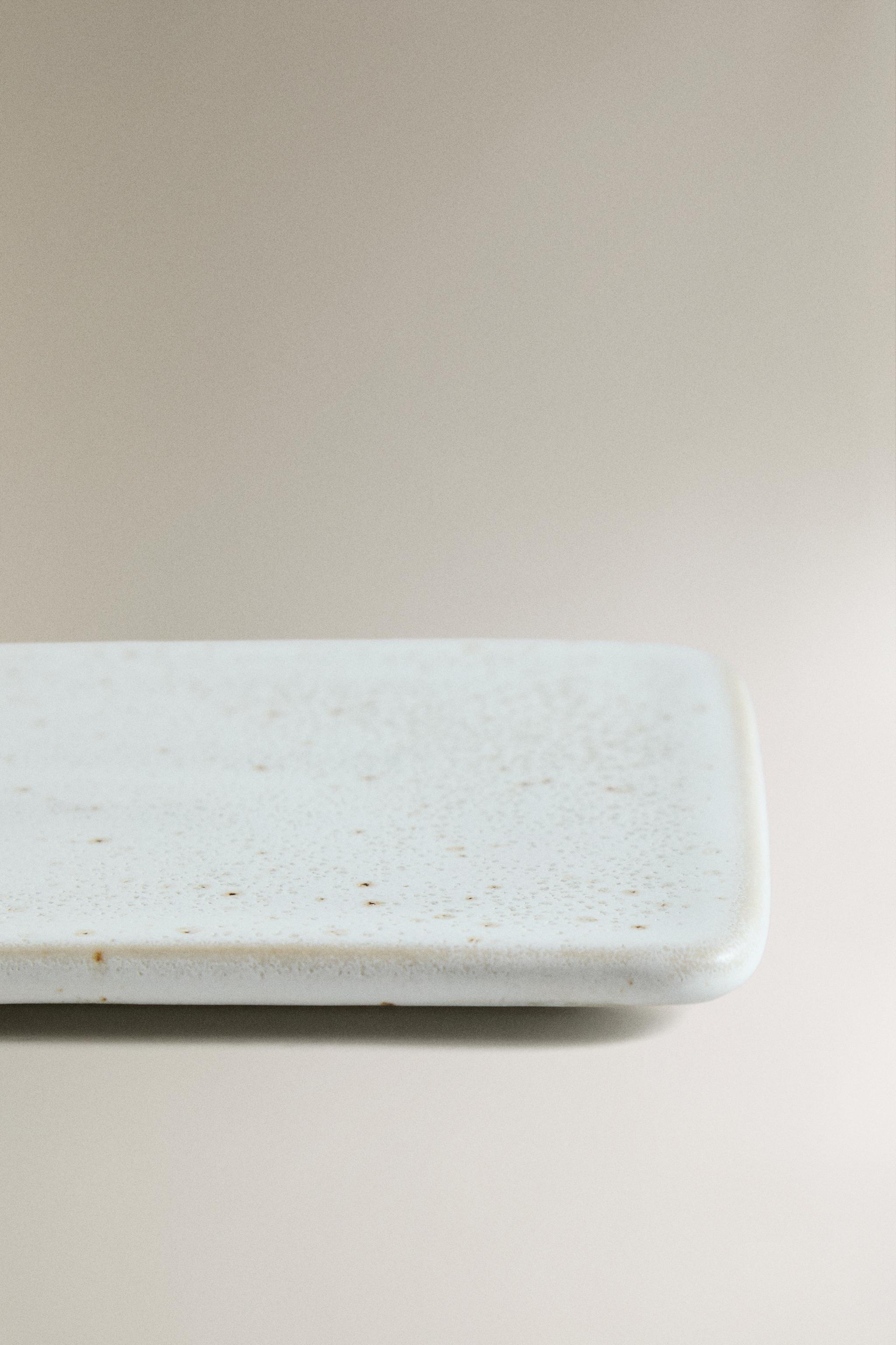 RECTANGULAR STONEWARE CUTTING BOARD